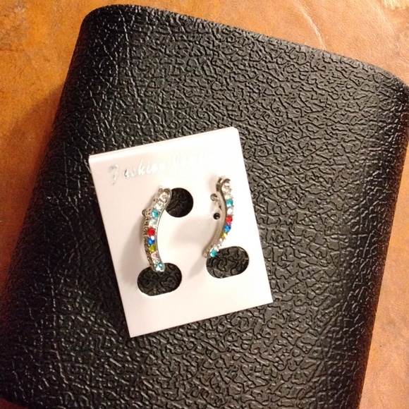 Women's Rainbow Crystal 3/4" Earrings. NIP! - Picture 2 of 3